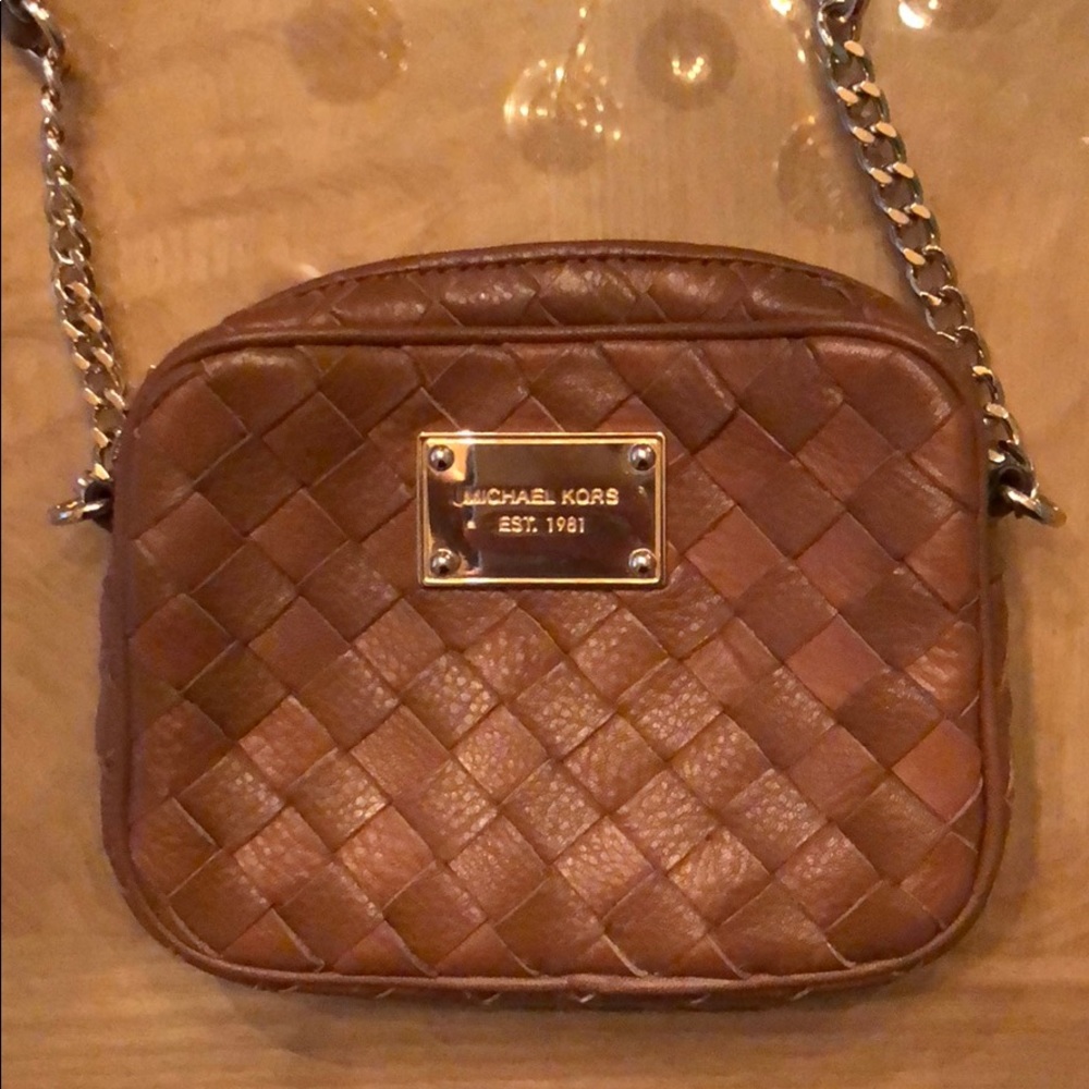 Michael Kors | woven crossbody bag